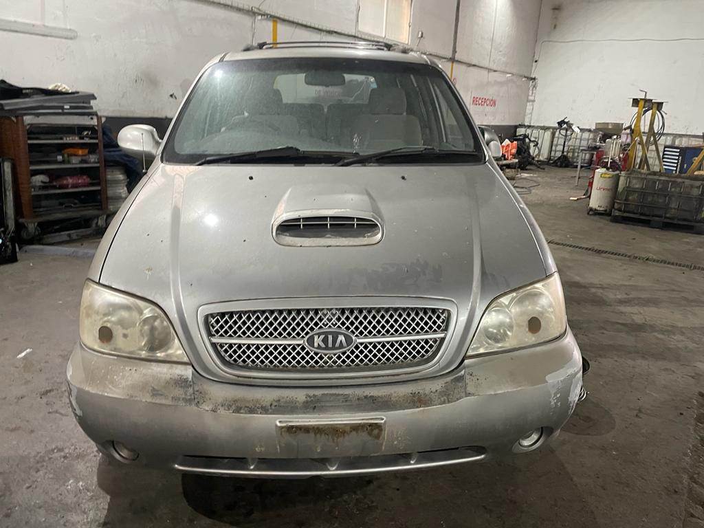 KIA CARNIVAL II (2001 - 2006)