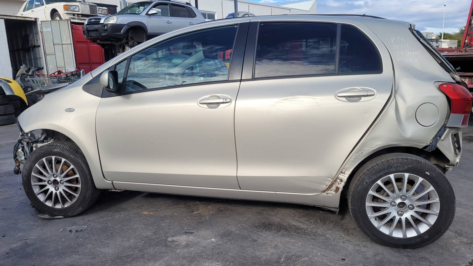 TOYOTA YARIS (FRP) (2008 - 2011)